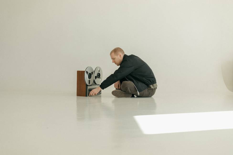 Album Review: silent collision's Air Vent Lullabies is a Cathartic Ambient Journey