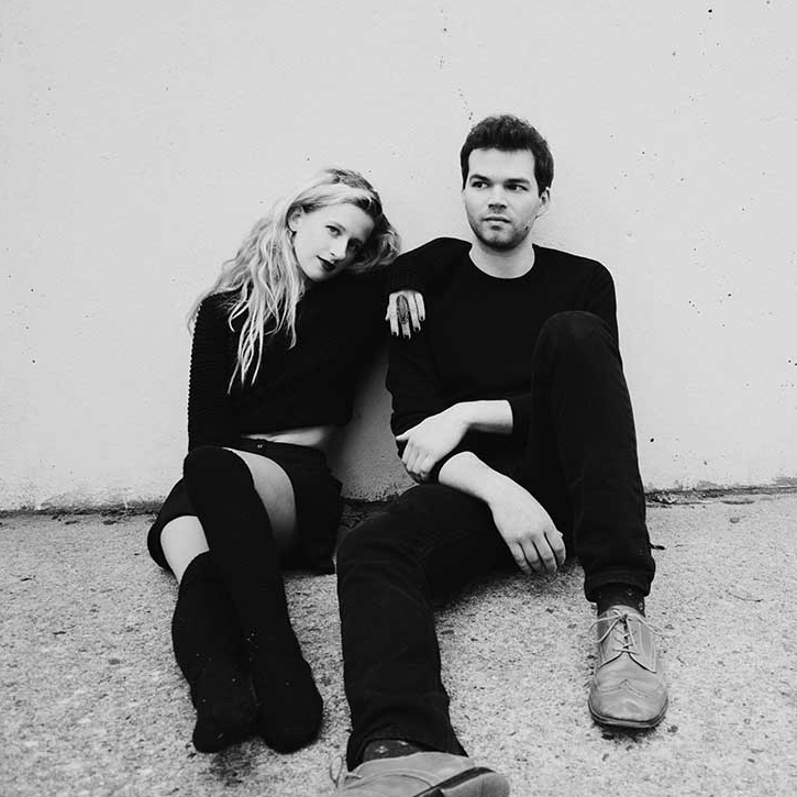 Marian hill перевод. Marian Hill. Мэриан групп.