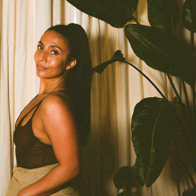 Zoe Peterson様ページ Zoe Kypri Artist Profile | Stereofox Music Blog - discover new music