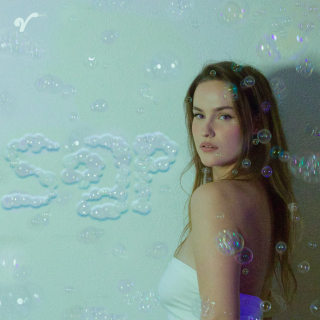 Dutch Singer Lizzy & Producer Mitchell Yard Deliver Warm & Melancholic R&B/Neo-Soul Tune "SOAP" | Stereofox Music Blog